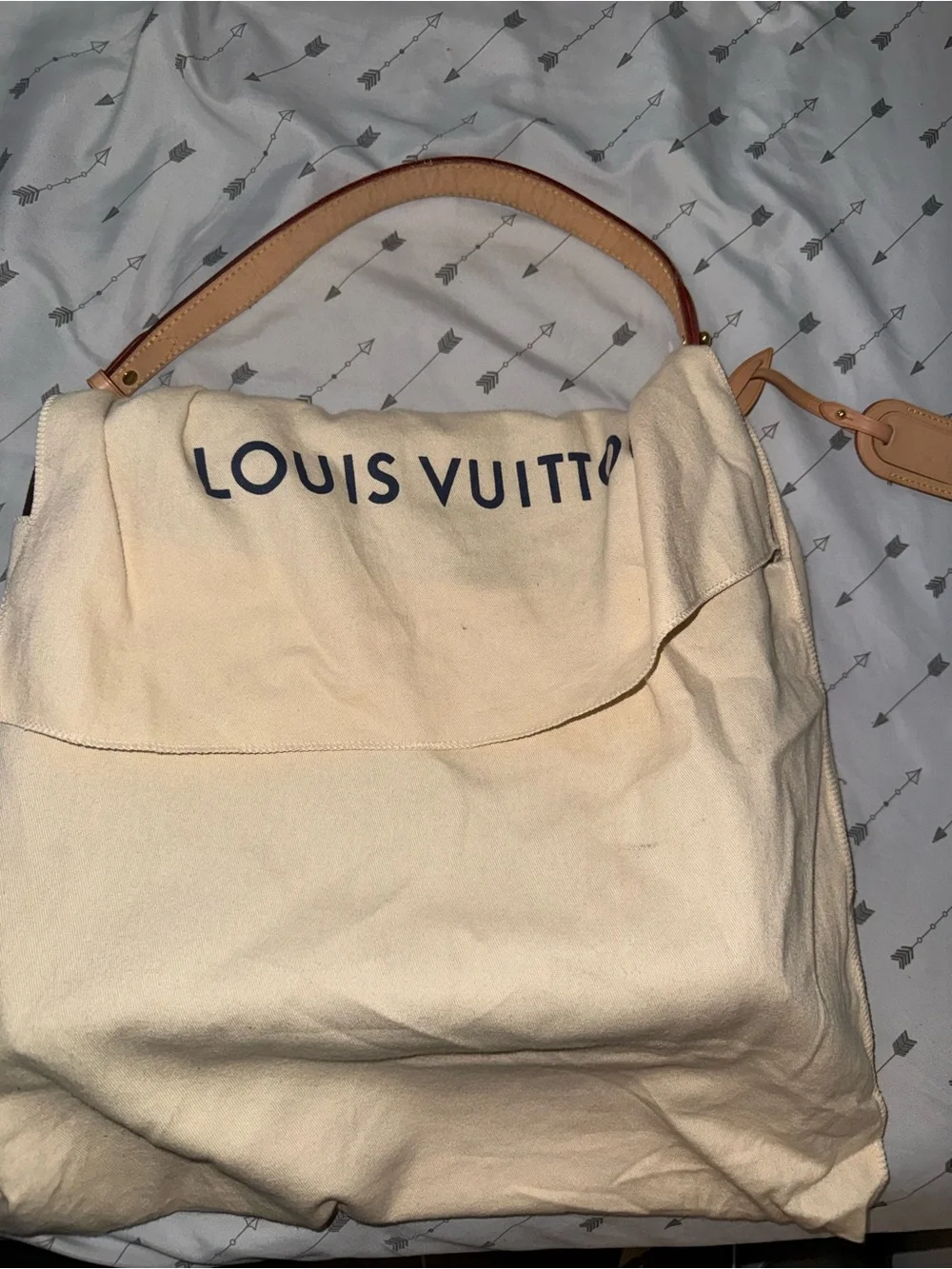 Louis Vuitton Sully PM Monogram Canvas Shoulder Bag - Picture 3 of 9
